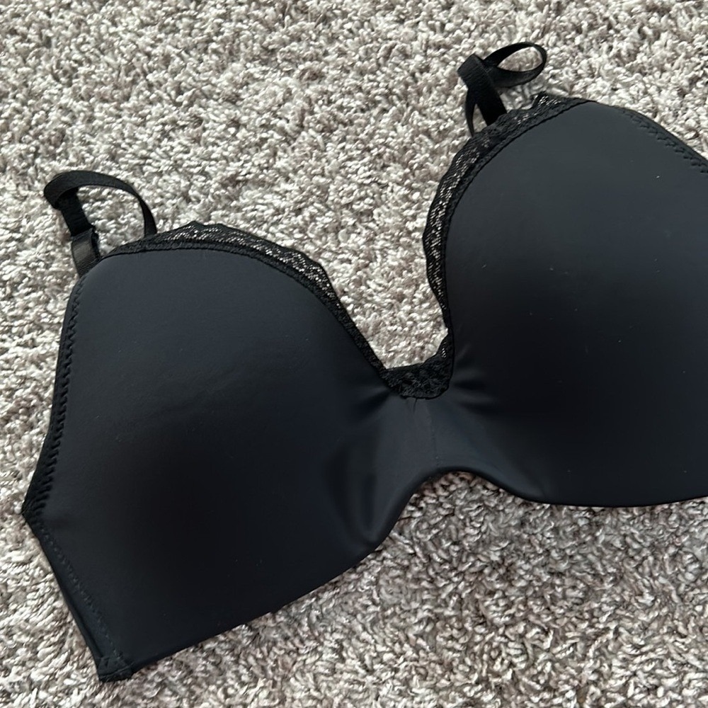 Laura Ashley Black Lace Trim T-Shirt Bra 34C Style 8379-28